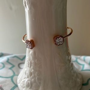 Henri Bendel bracelet - never worn!!